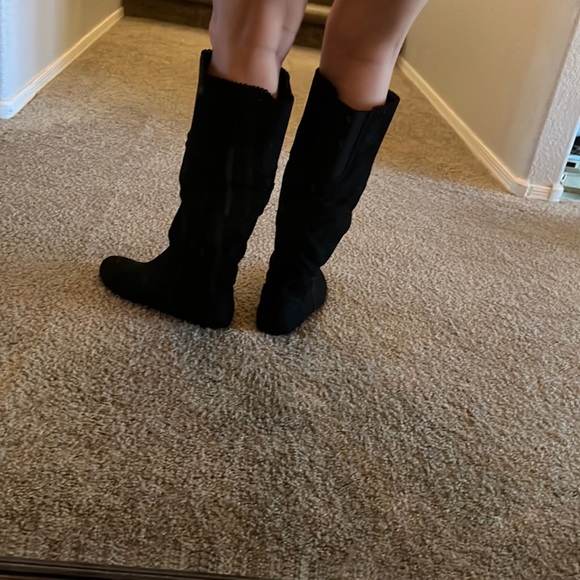 JustFab Slouchy Suede Boots- size 9! - Picture 3 of 4